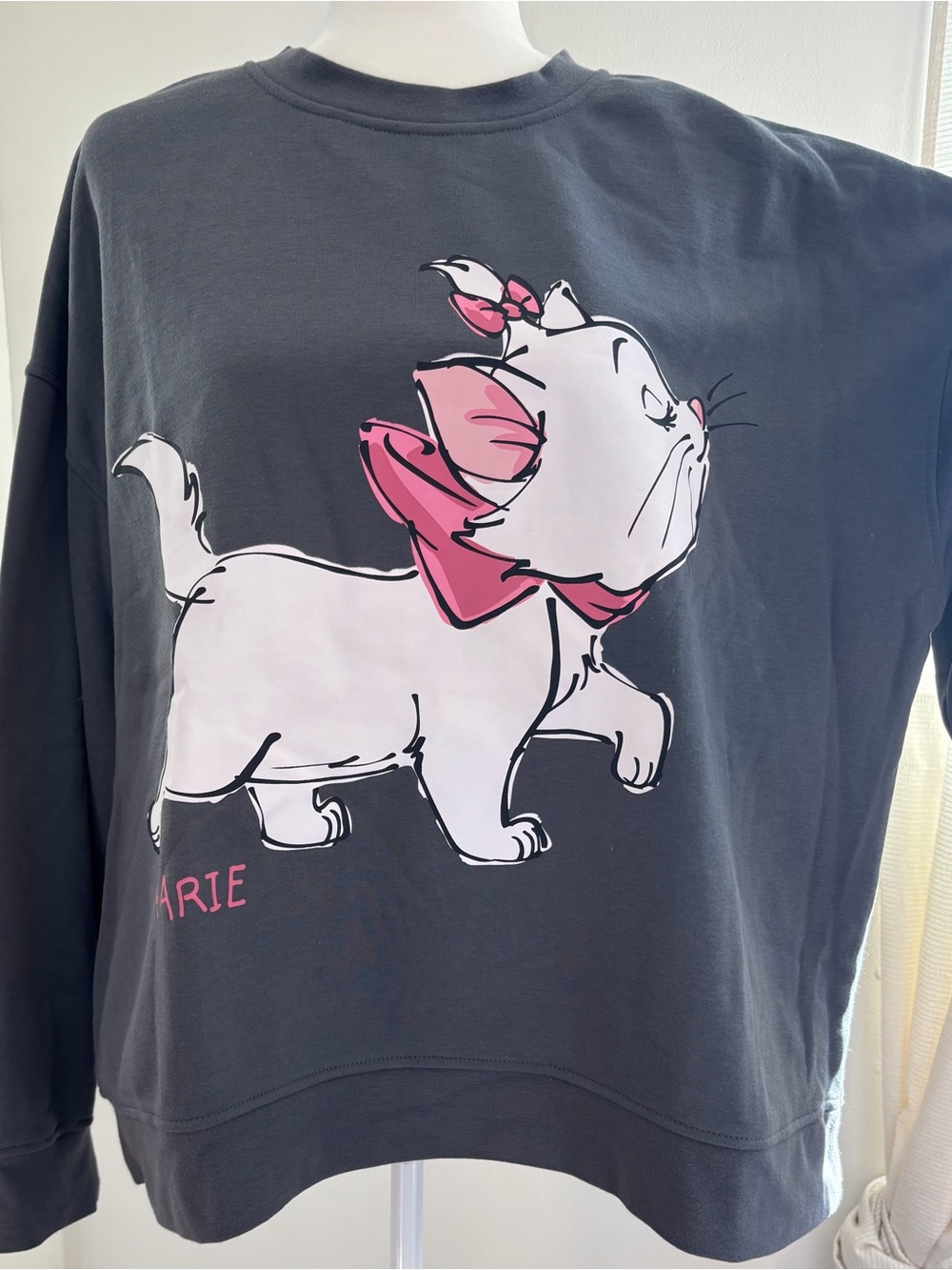 GUC Disney Charcoal Sweatshirt with Pink & White Marie Kitten Graphic